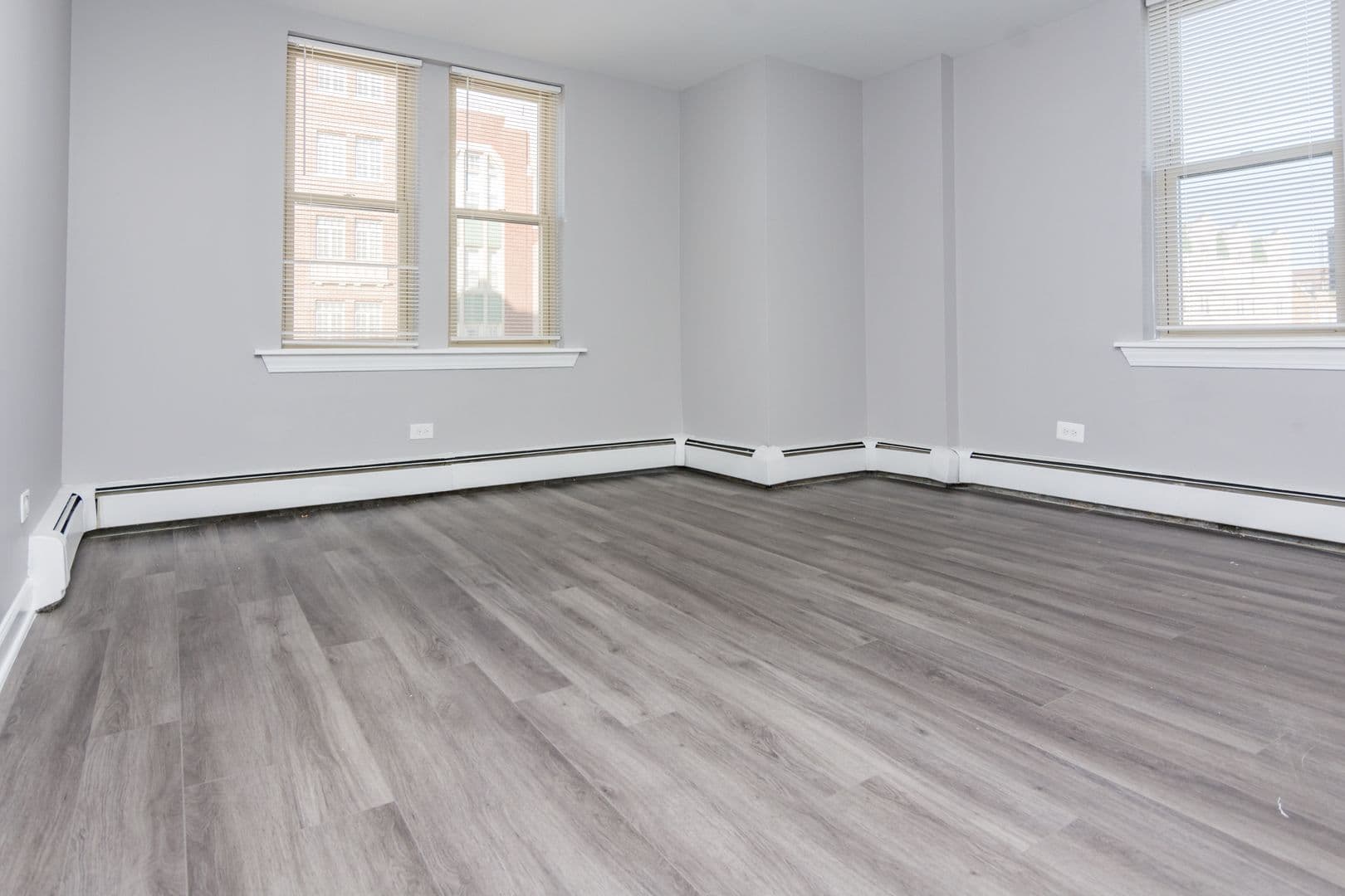 Chicago Apartment: 7147 S Jeffery Blvd