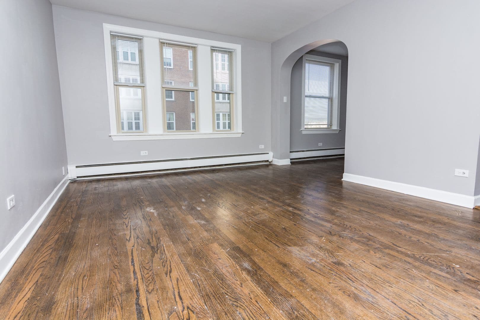 Chicago Apartment: 7130 S Jeffery Blvd