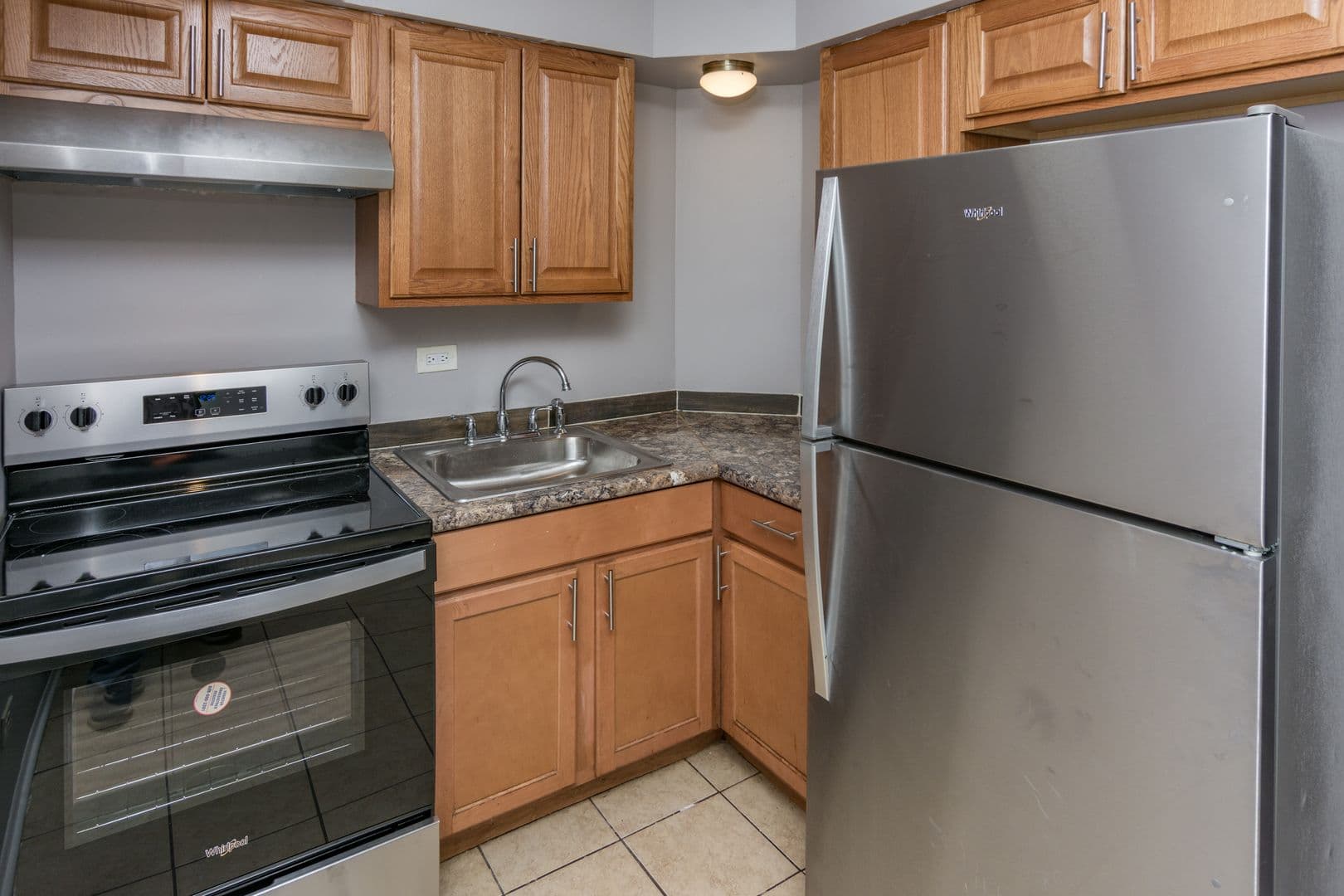 Chicago Apartment: 8213 S Exchange Ave