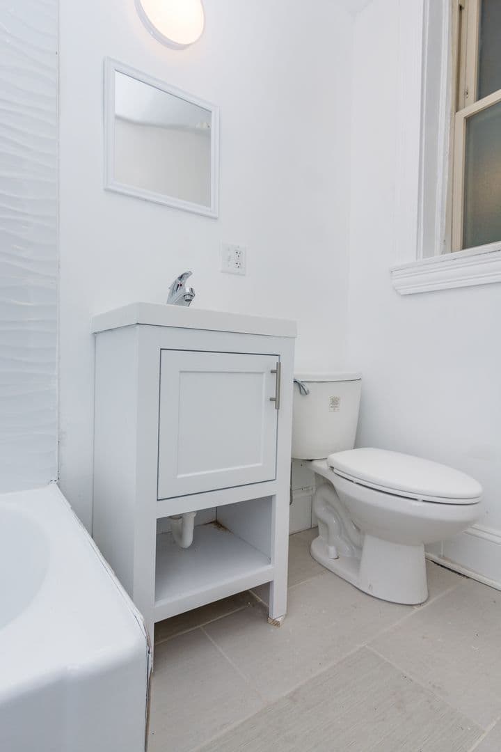 Chicago Apartment: 7750 S Muskegon Ave