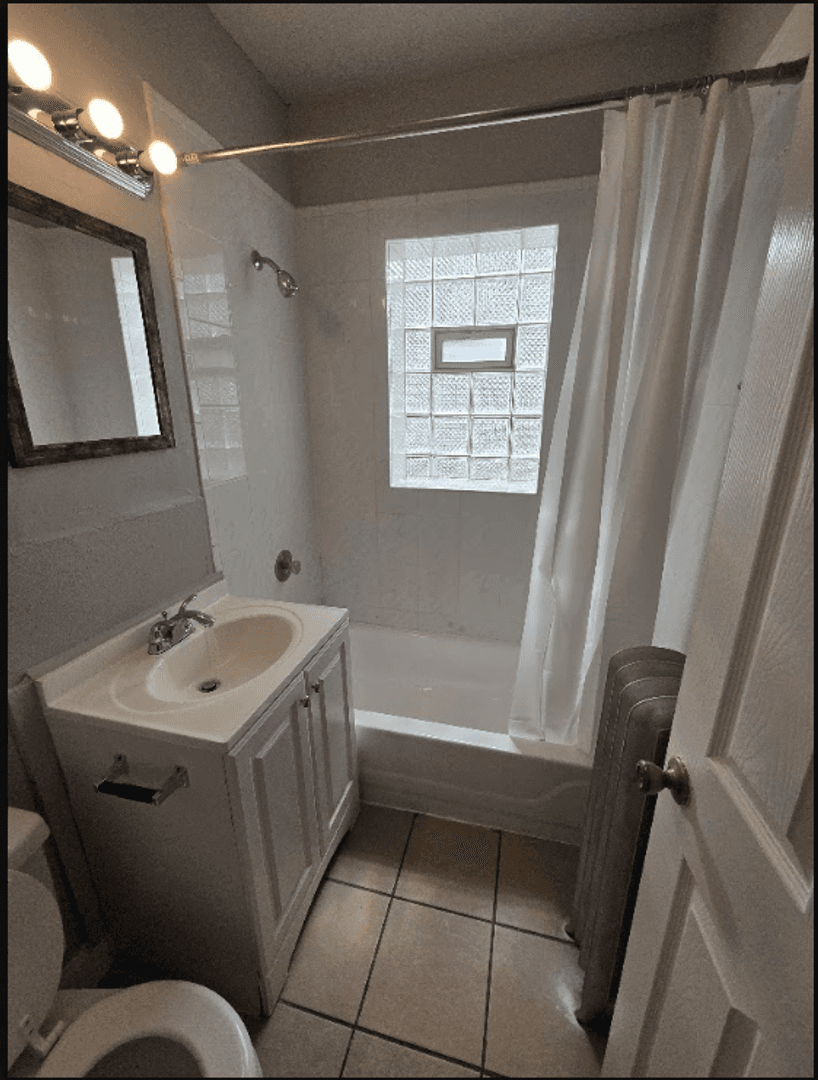 CHICAGO Apartment: 7156 S Rhodes Ave