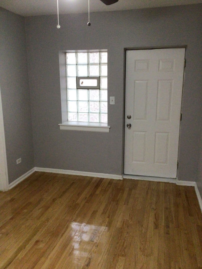 Chicago Apartment: 7020 S Cregier Ave