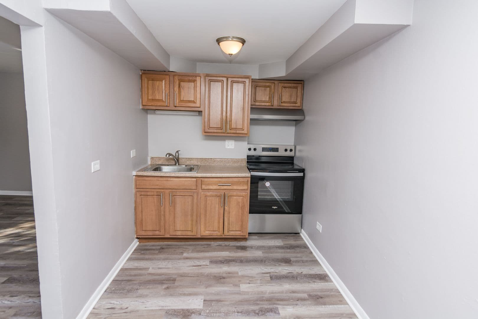 Chicago Apartment: 8223 S Exchange Ave