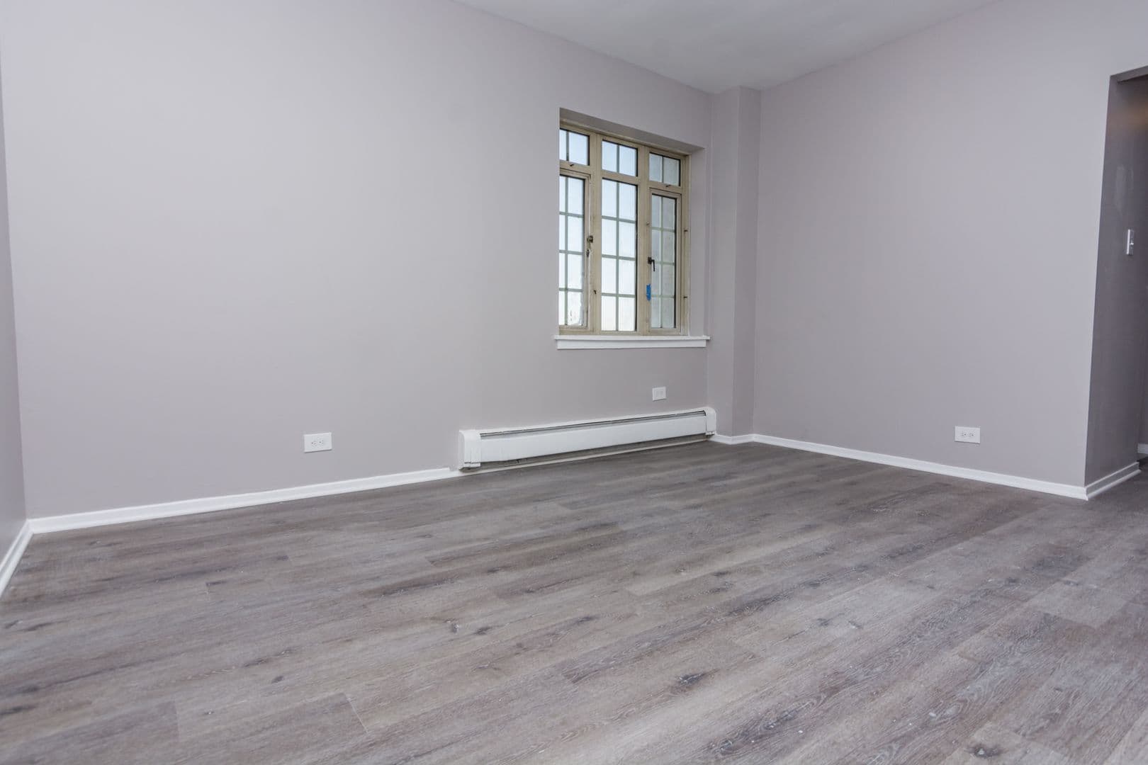 Chicago Apartment: 7144 S Jeffery Blvd