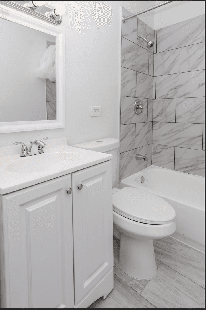 Chicago Apartment: 4200 W Washington Blvd