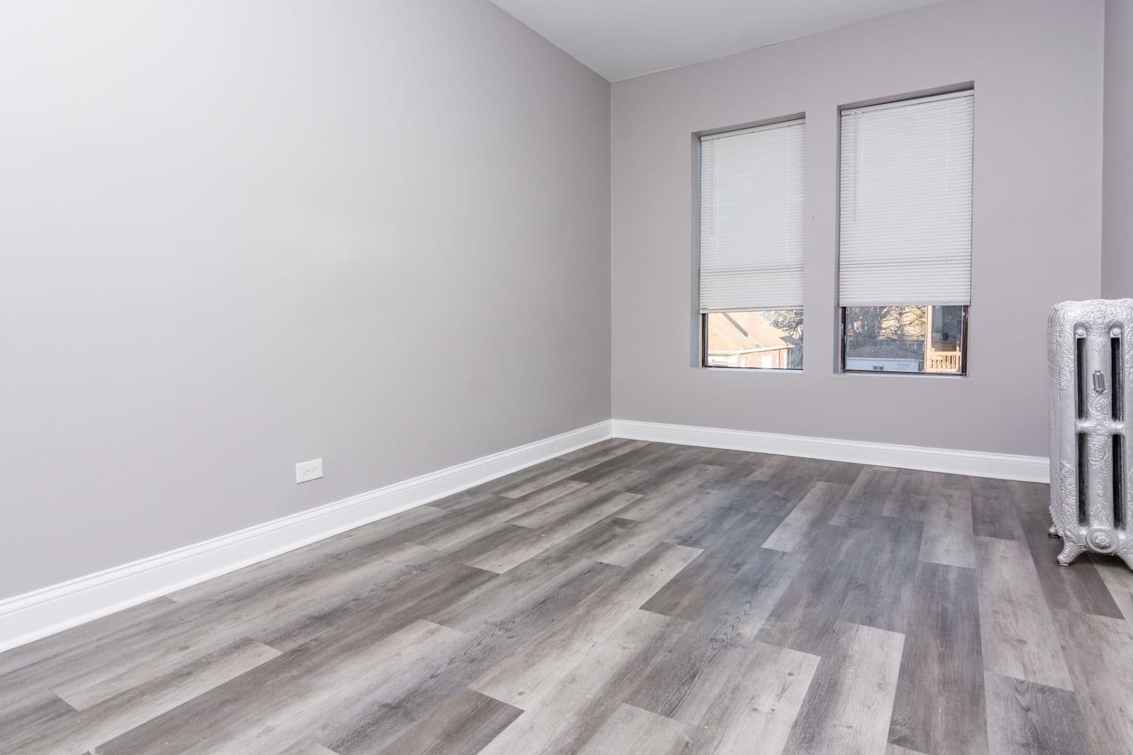 Chicago Apartment: 7436 S Kingston Ave