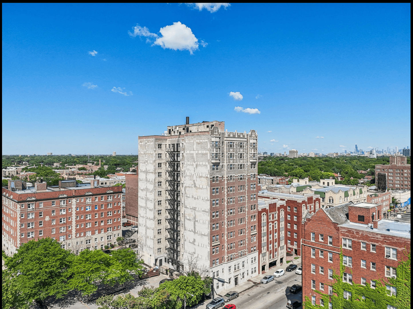 Chicago Apartment: 7144 S Jeffery Blvd