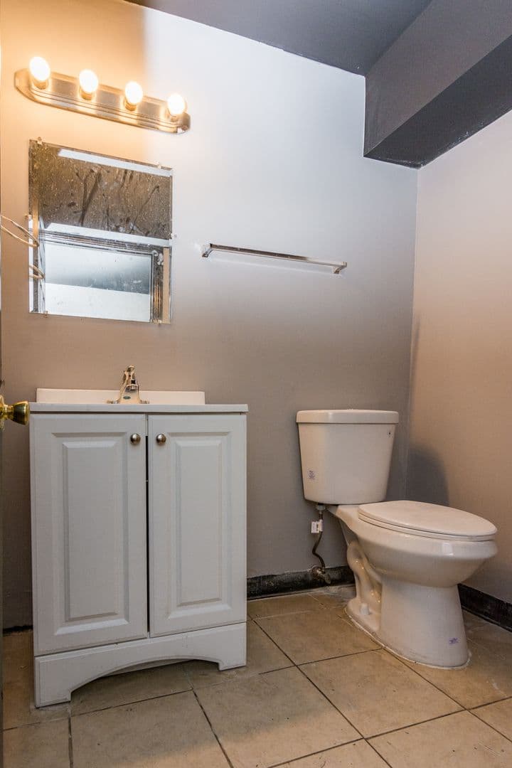 Chicago Apartment: 6125 S Indiana Ave