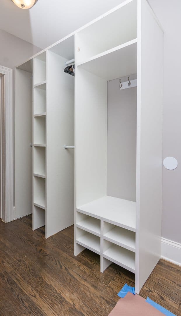 Chicago Apartment: 6700 S. Constance Ave