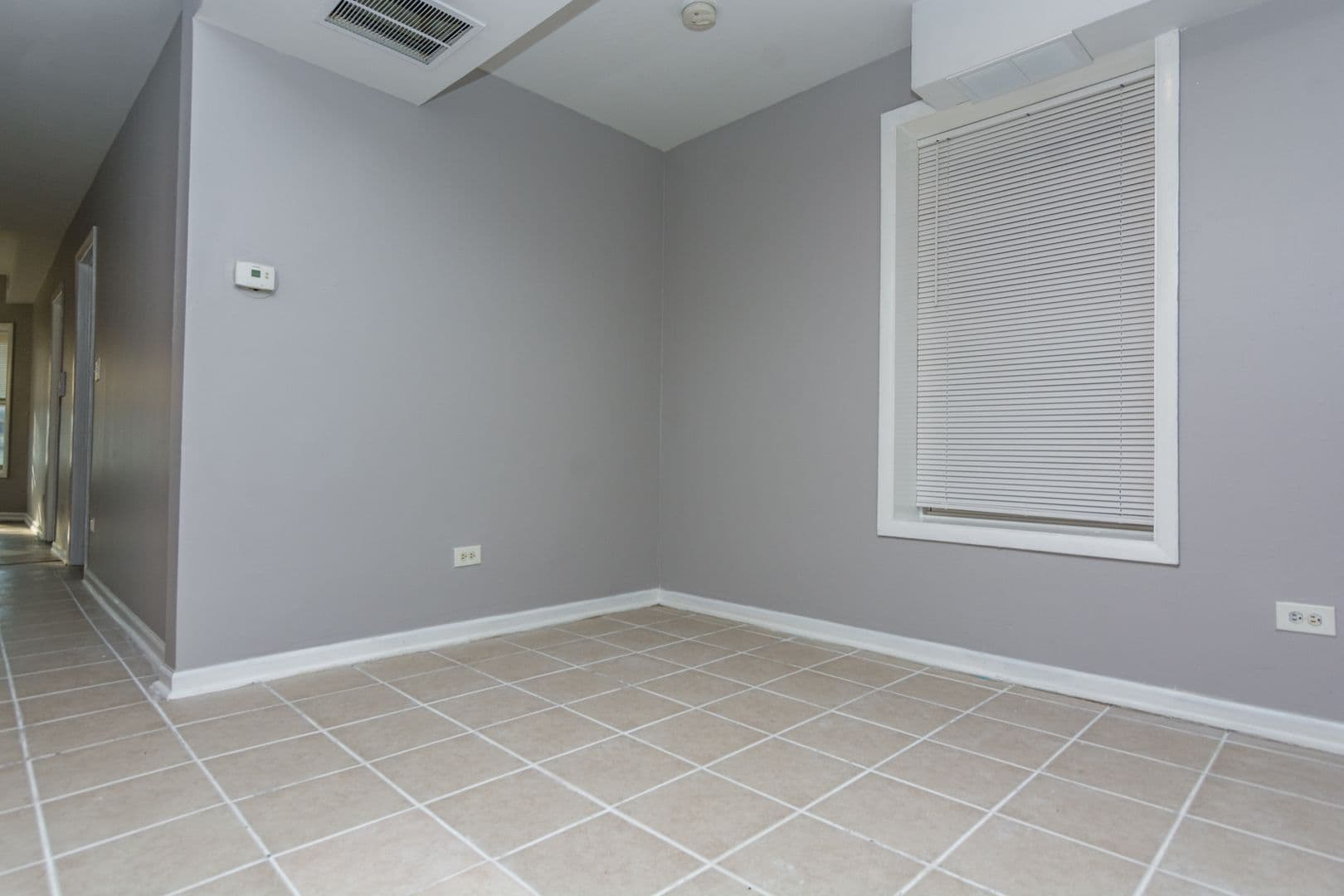 Chicago Apartment: 5334 W Madison Ave