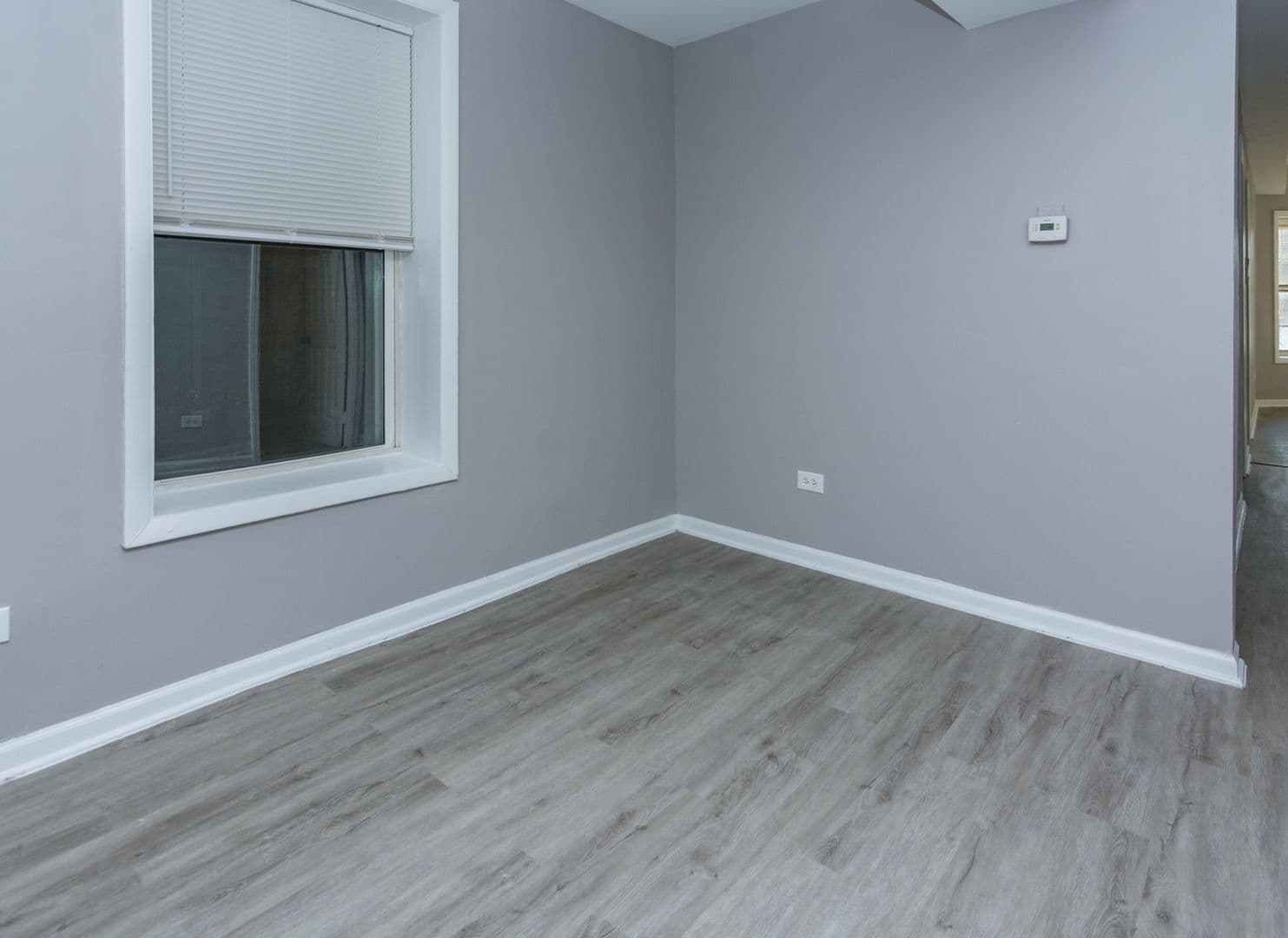 Chicago Apartment: 5334 W Madison Ave