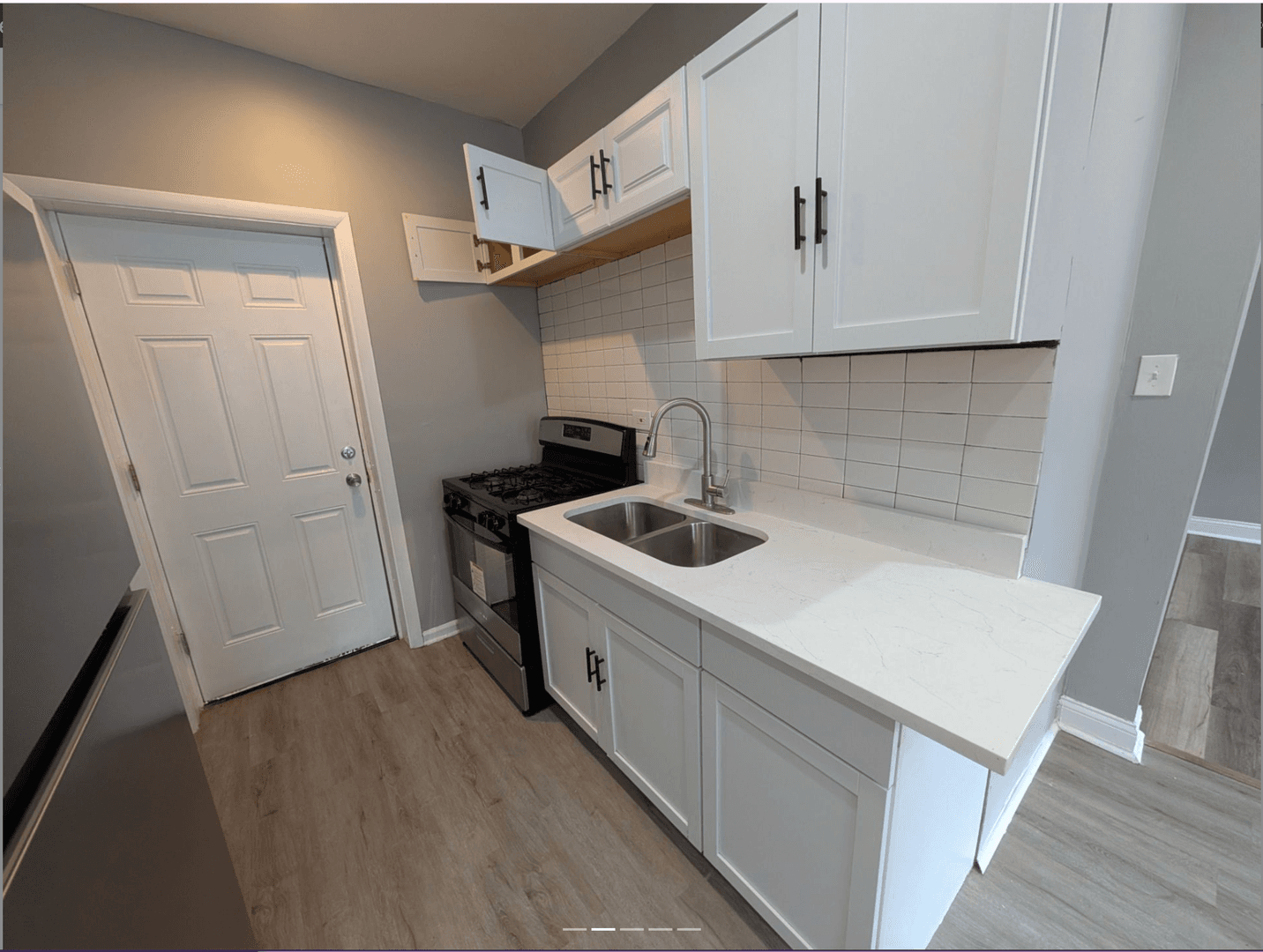 Chicago Apartment: 7030 S Cregier Ave