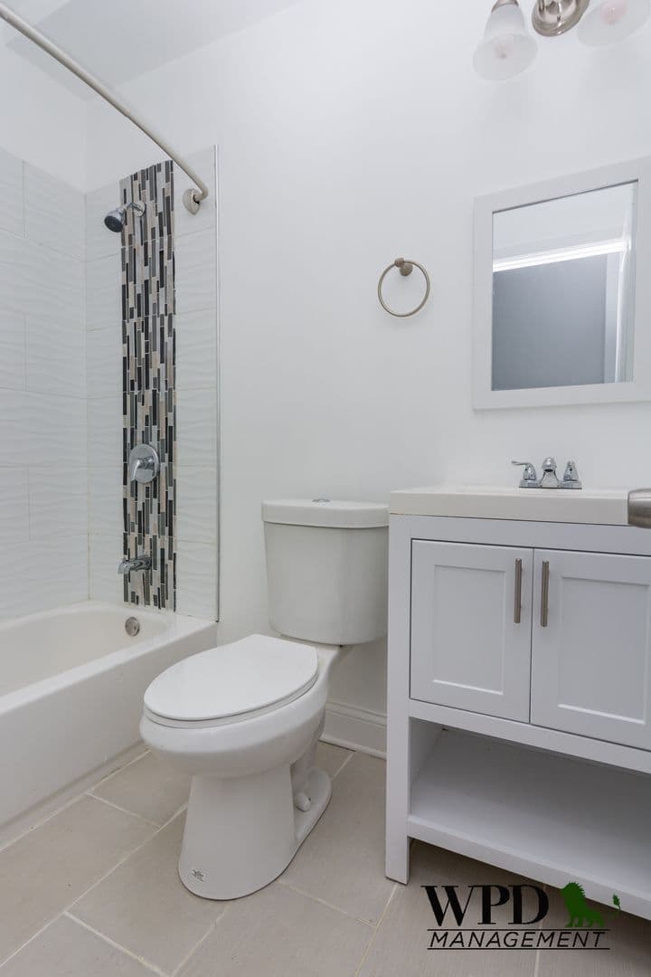 Chicago Apartment: 7927 S. Marquette Ave