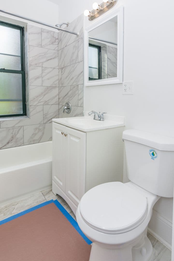 Chicago Apartment: 6700 S. Constance Ave