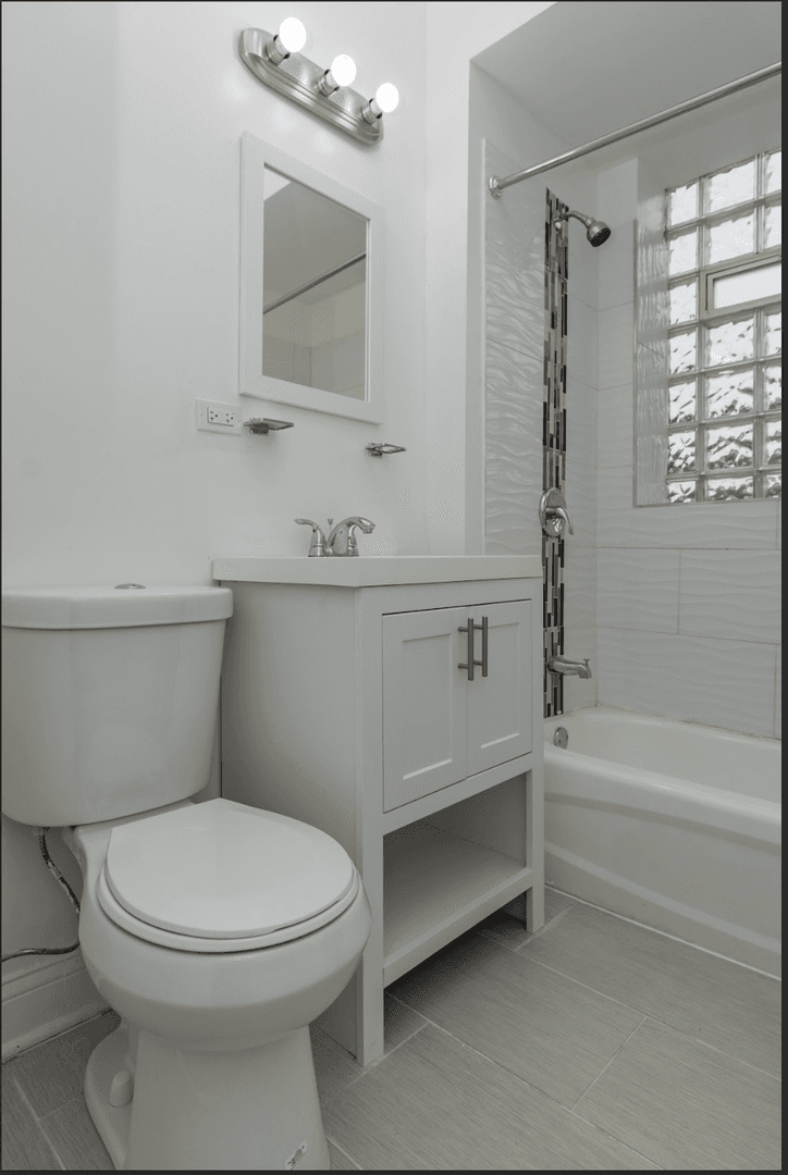 Chicago Apartment: 6901 S Prairie Ave