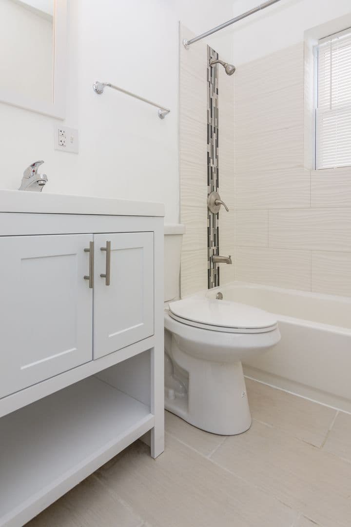 Chicago Apartment: 6429 S. Stewart Ave