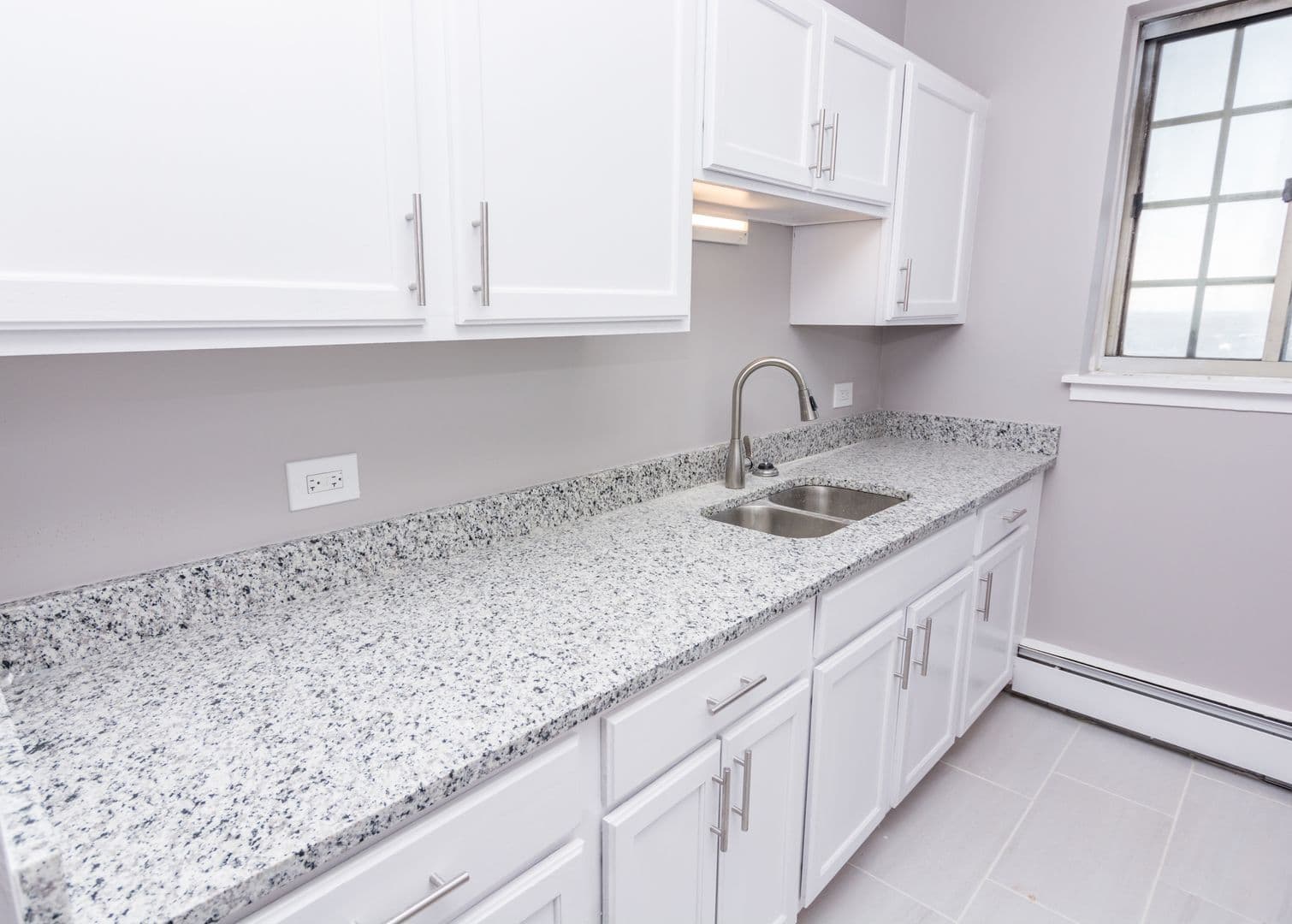 Chicago Apartment: 7144 S Jeffery Blvd