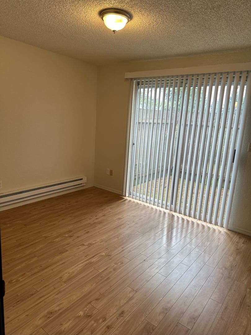 Lakewood Apartment: 10606 Kline Street SW
