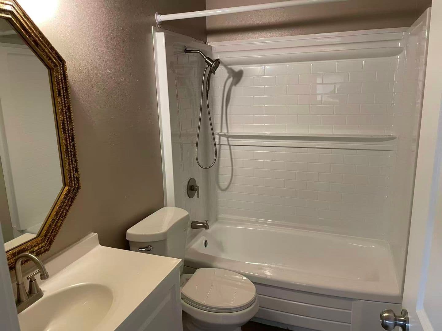 Seattle Apartment: 940 N 103rd St.