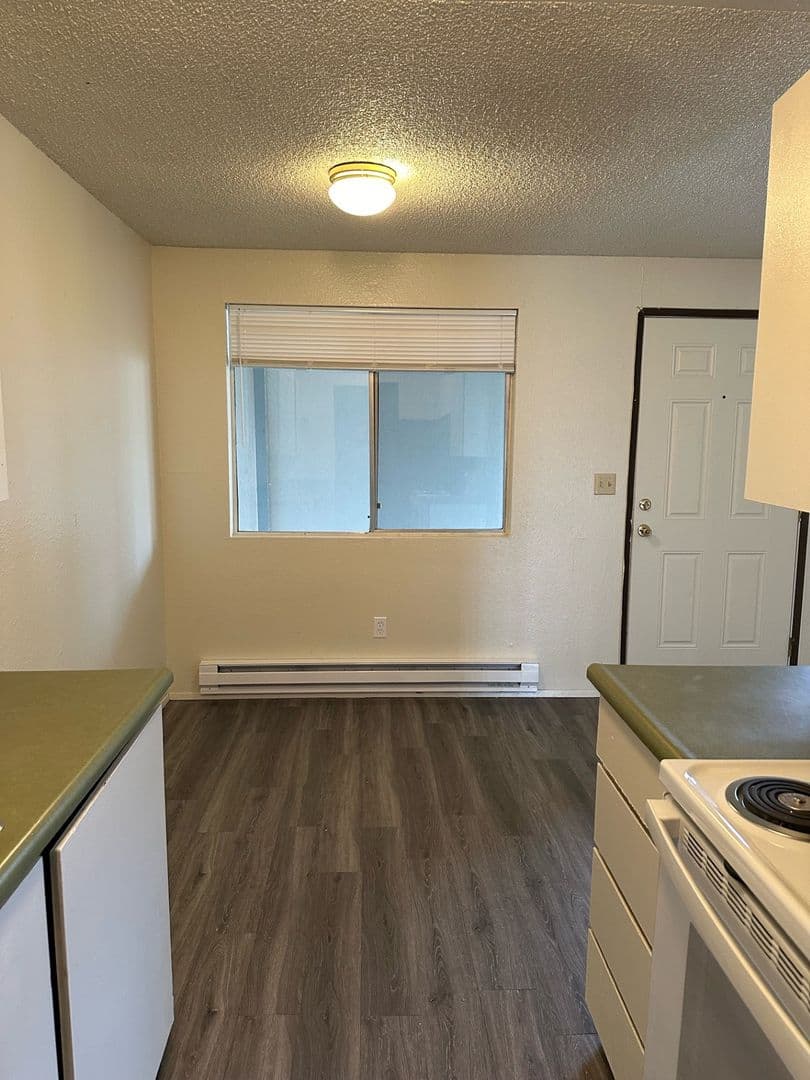 Lakewood Apartment: 10606 Kline Street SW