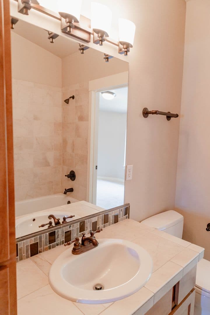 Seattle Townhome: 10700 24th Ave. NE # E