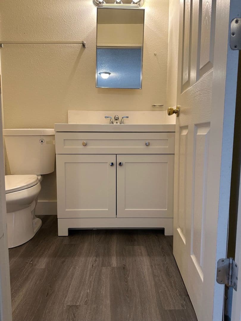 Lakewood Apartment: 10606 Kline Street SW