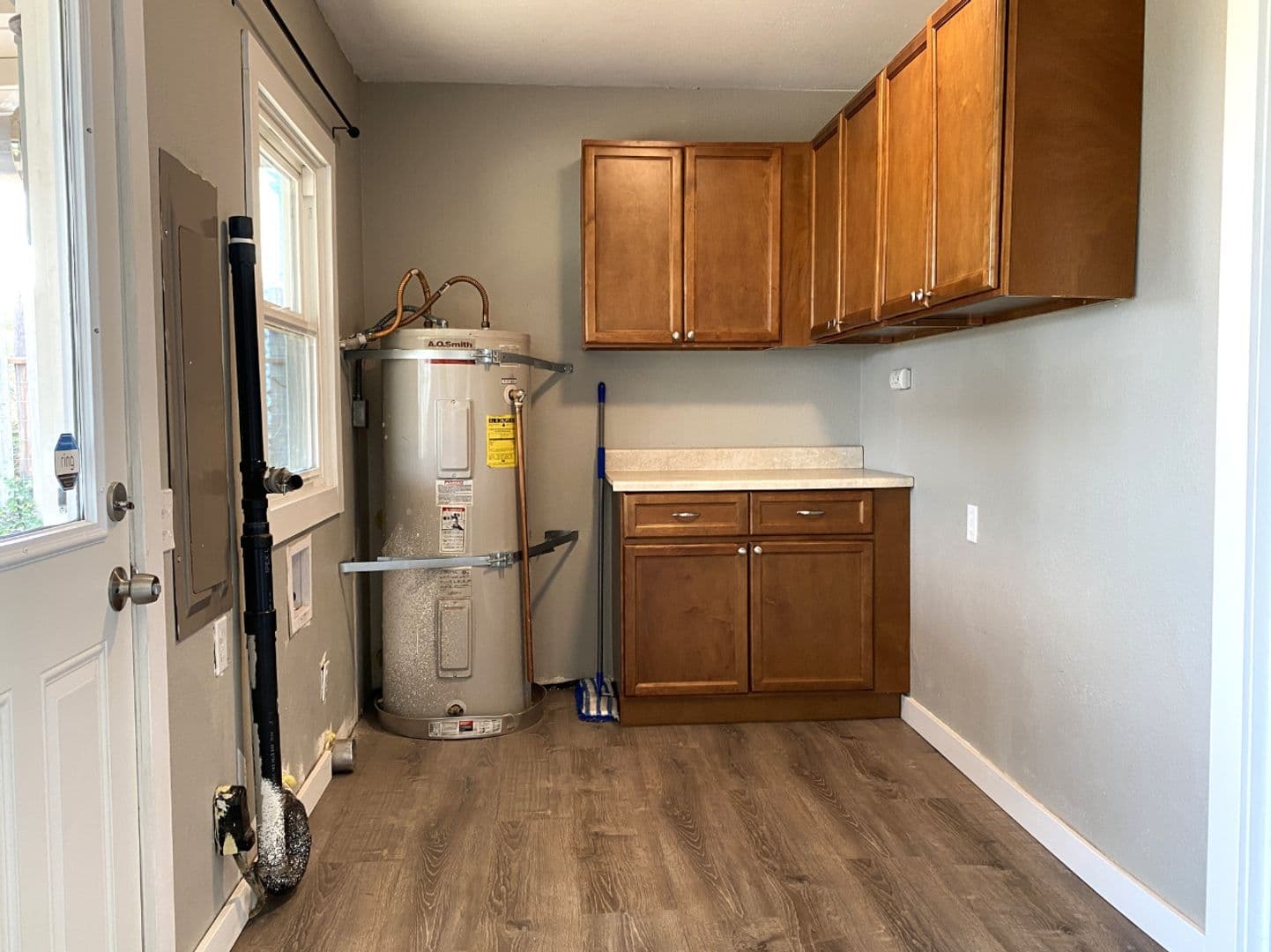 The Dalles House: 2207 E 10th St