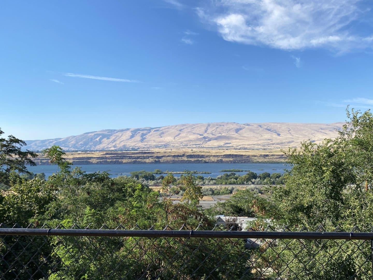 The Dalles House: 2207 E 10th St