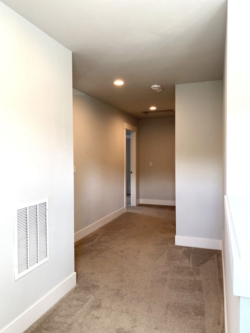 Hood River House: 1328 Wasco St.