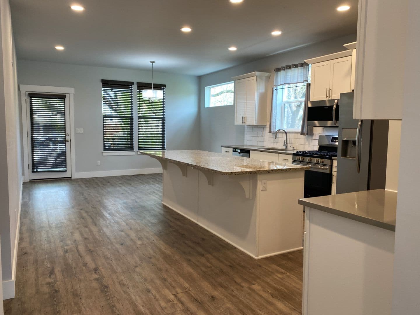 Hood River House: 1328 Wasco St.