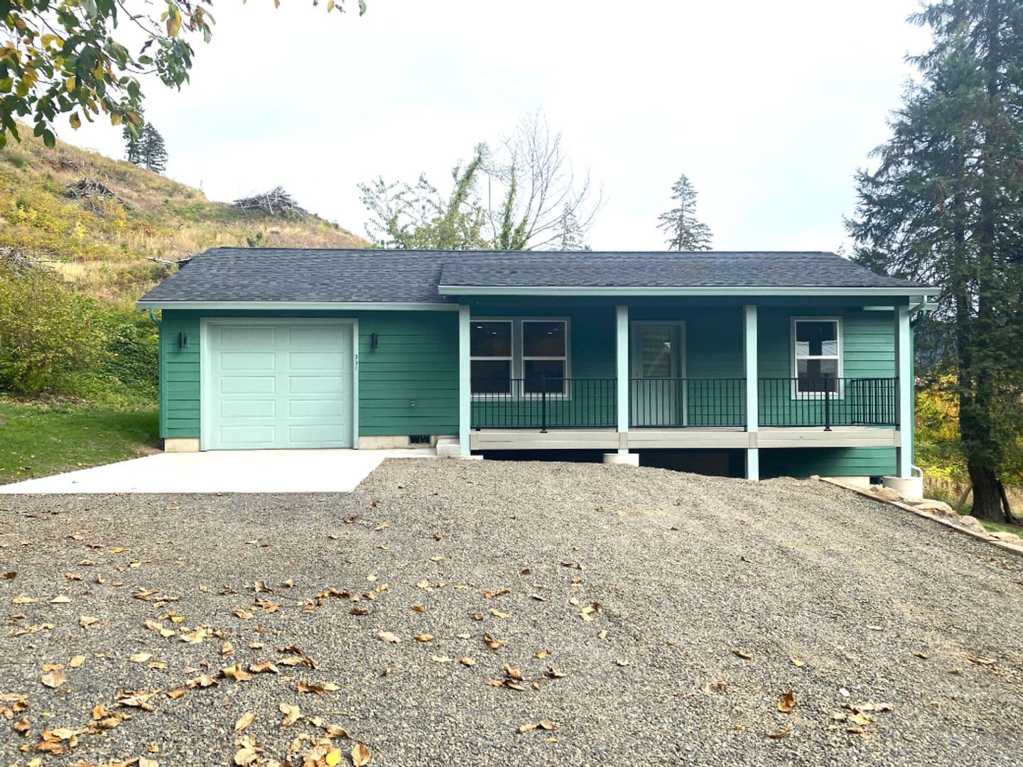 Carson House: 331 Glur Rd