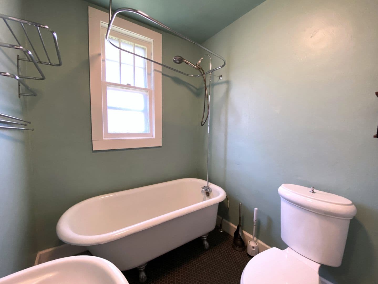 The Dalles House: 604 W 11th St