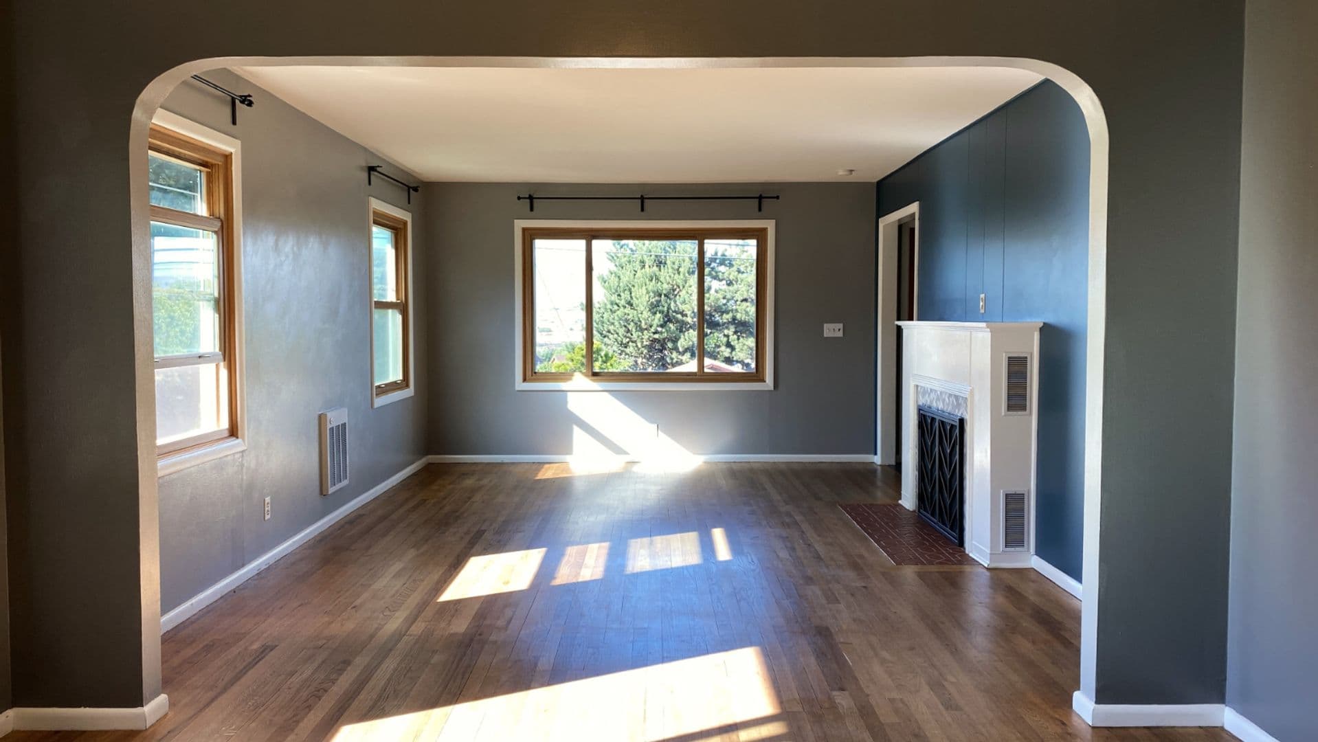 The Dalles House: 716 E 14th St