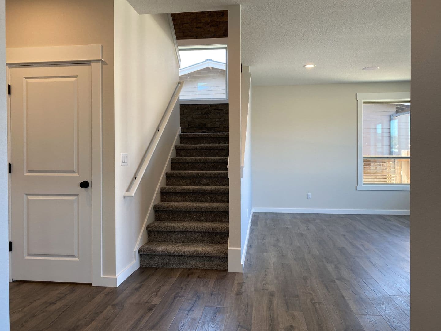 The Dalles House: 112 Southshore Ave