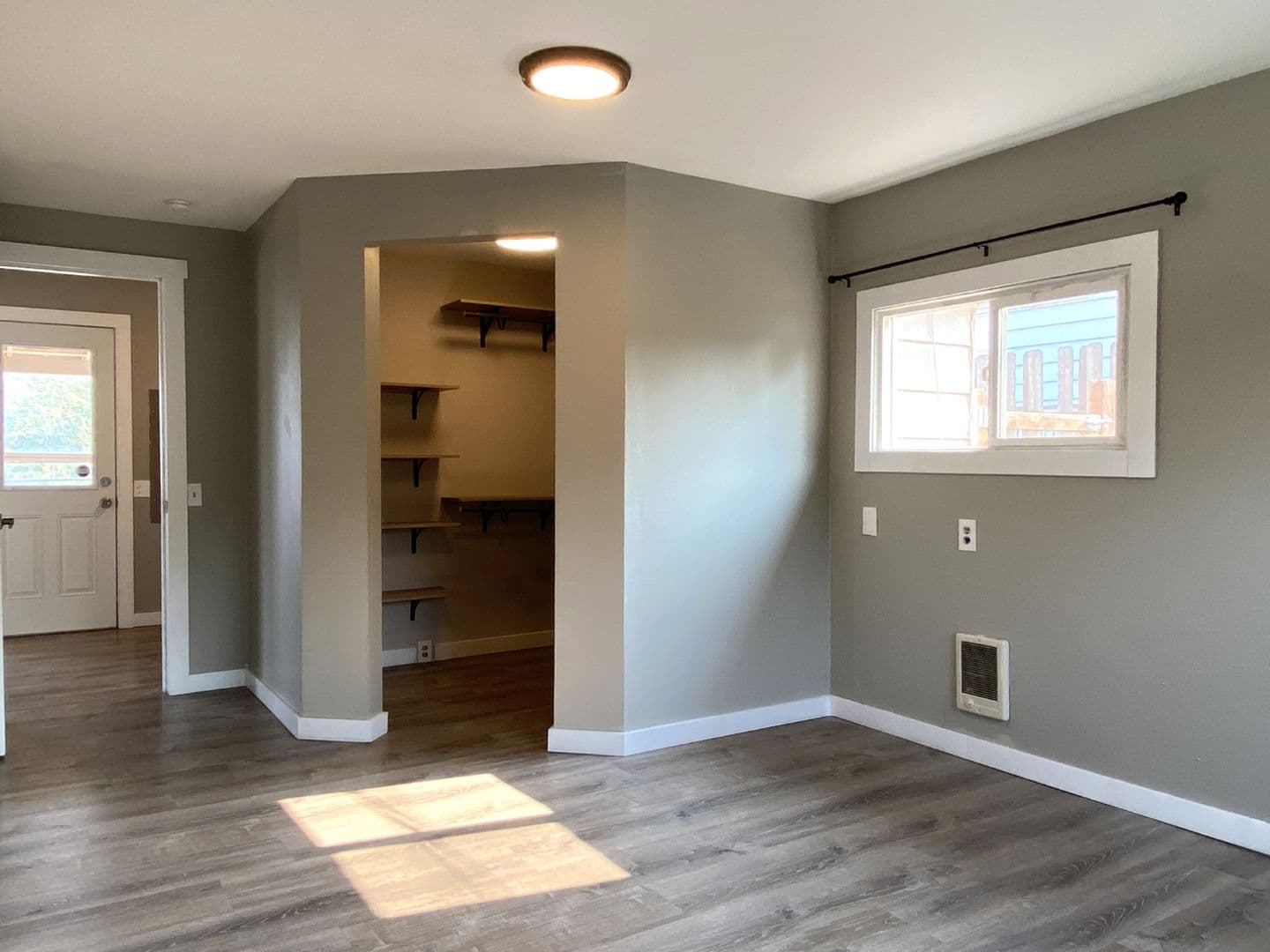 The Dalles House: 2207 E 10th St