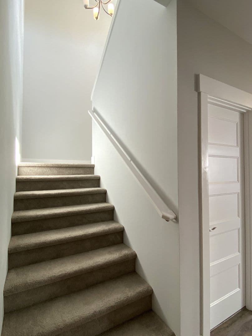 Hood River House: 1328 Wasco St.