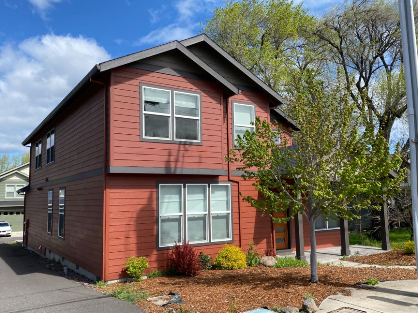 Hood River House: 1328 Wasco St.