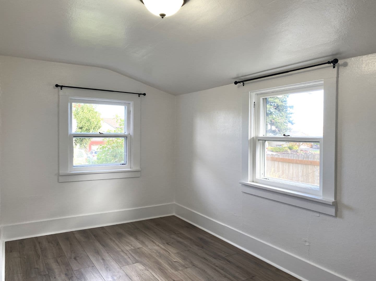 The Dalles House: 1222 E 8th St