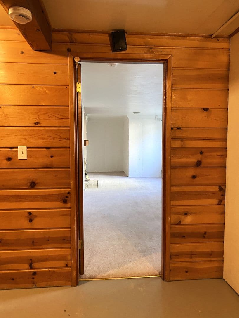 The Dalles House: 716 E 14th St