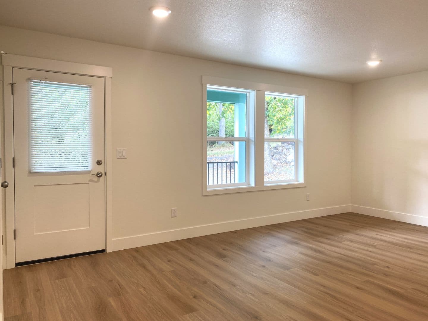 Carson House: 331 Glur Rd