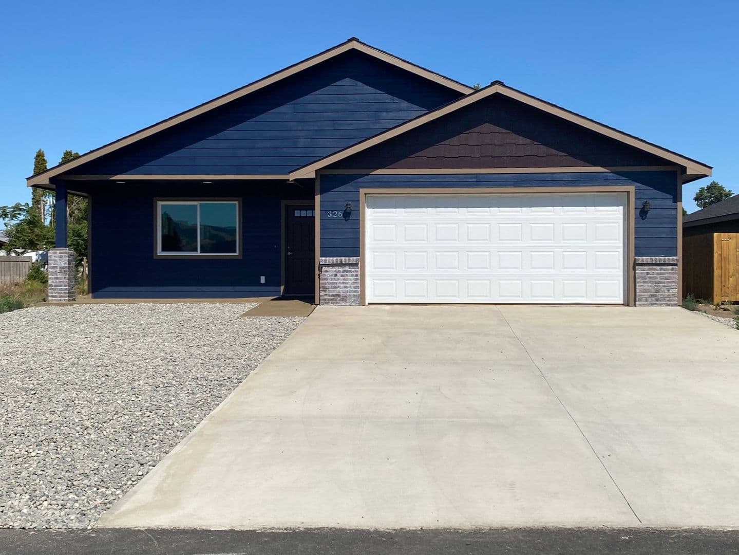 Dallesport House: 326 Lolly Lane