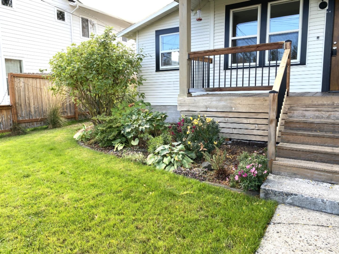 The Dalles House: 1222 E 8th St