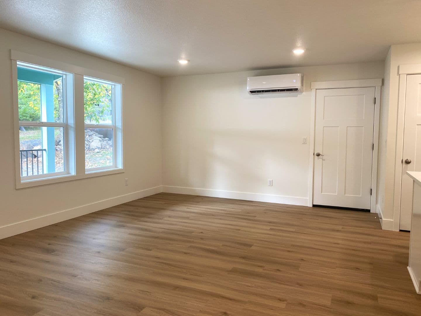Carson House: 331 Glur Rd
