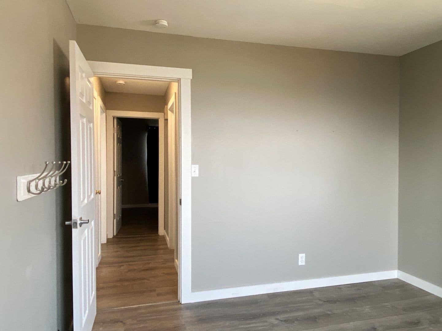 The Dalles House: 2207 E 10th St