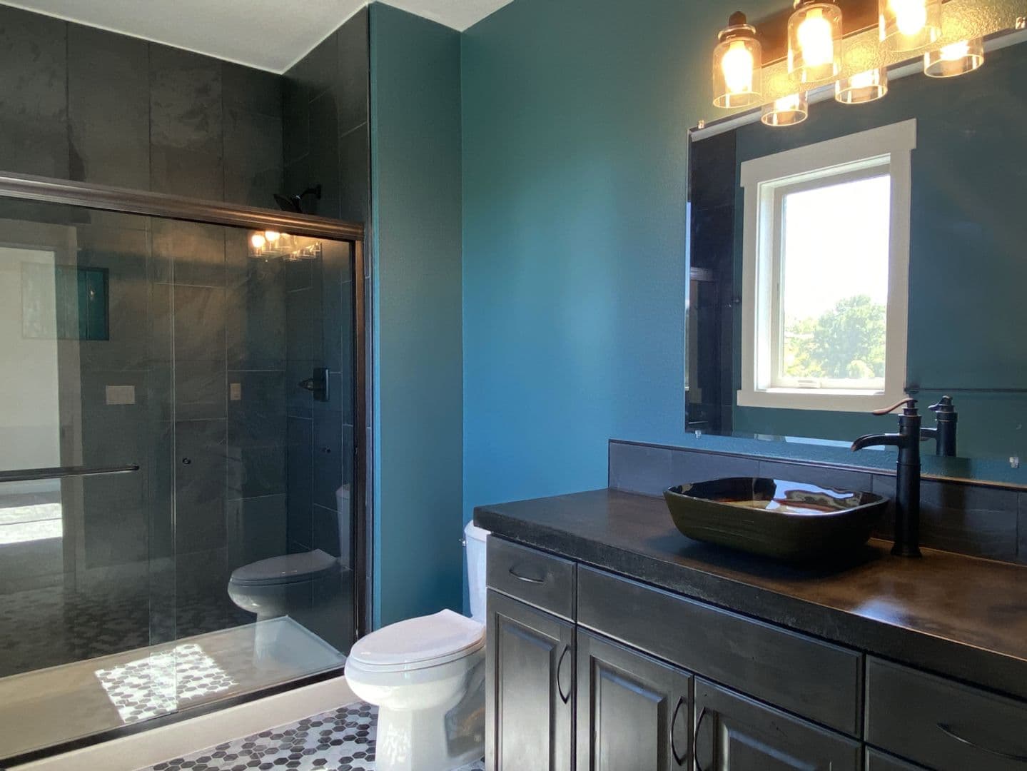 The Dalles House: 112 Southshore Ave