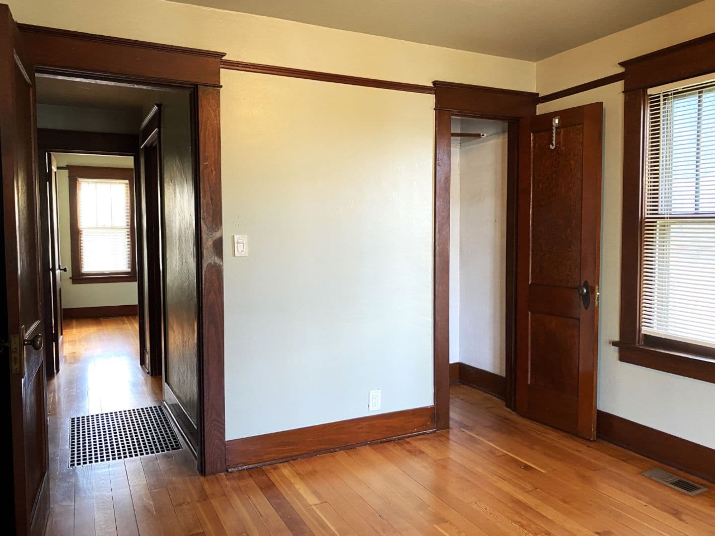 The Dalles House: 604 W 11th St