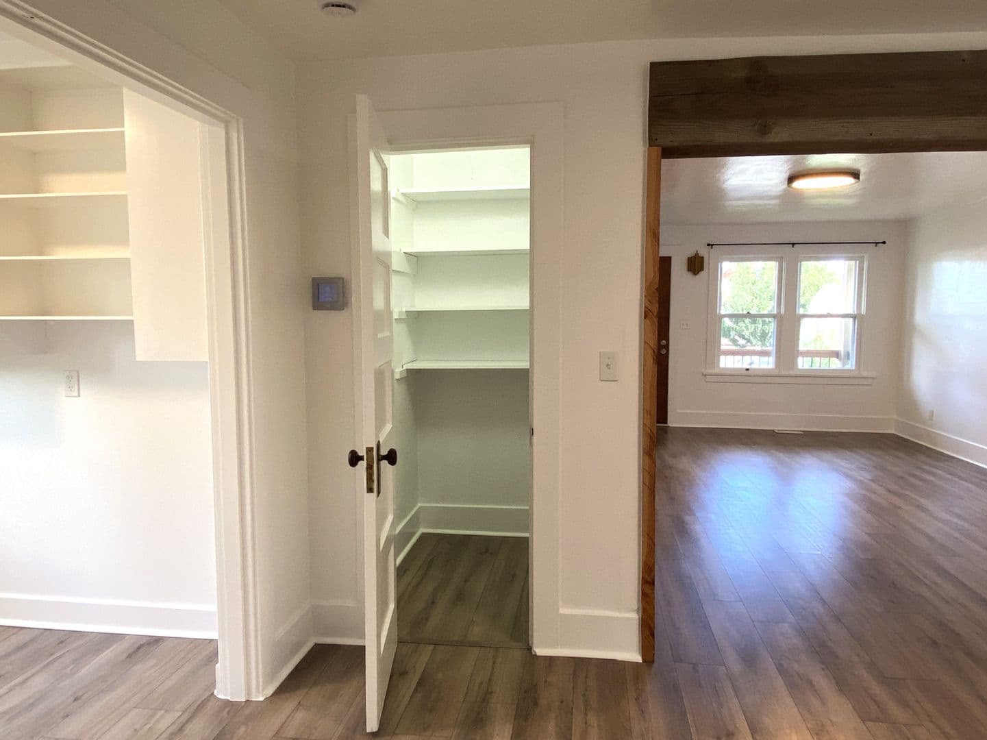 The Dalles House: 1222 E 8th St