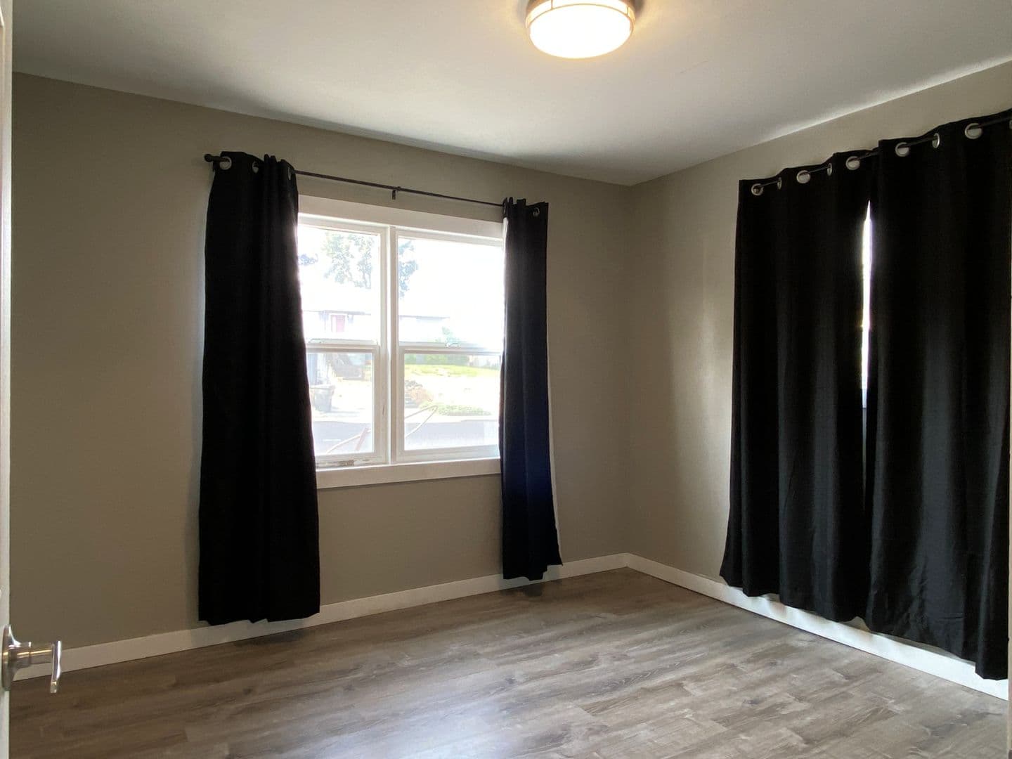 The Dalles House: 2207 E 10th St