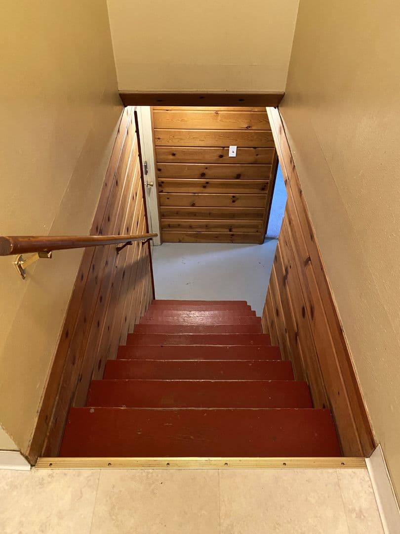 The Dalles House: 716 E 14th St