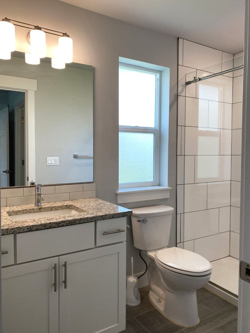 Hood River House: 1328 Wasco St.